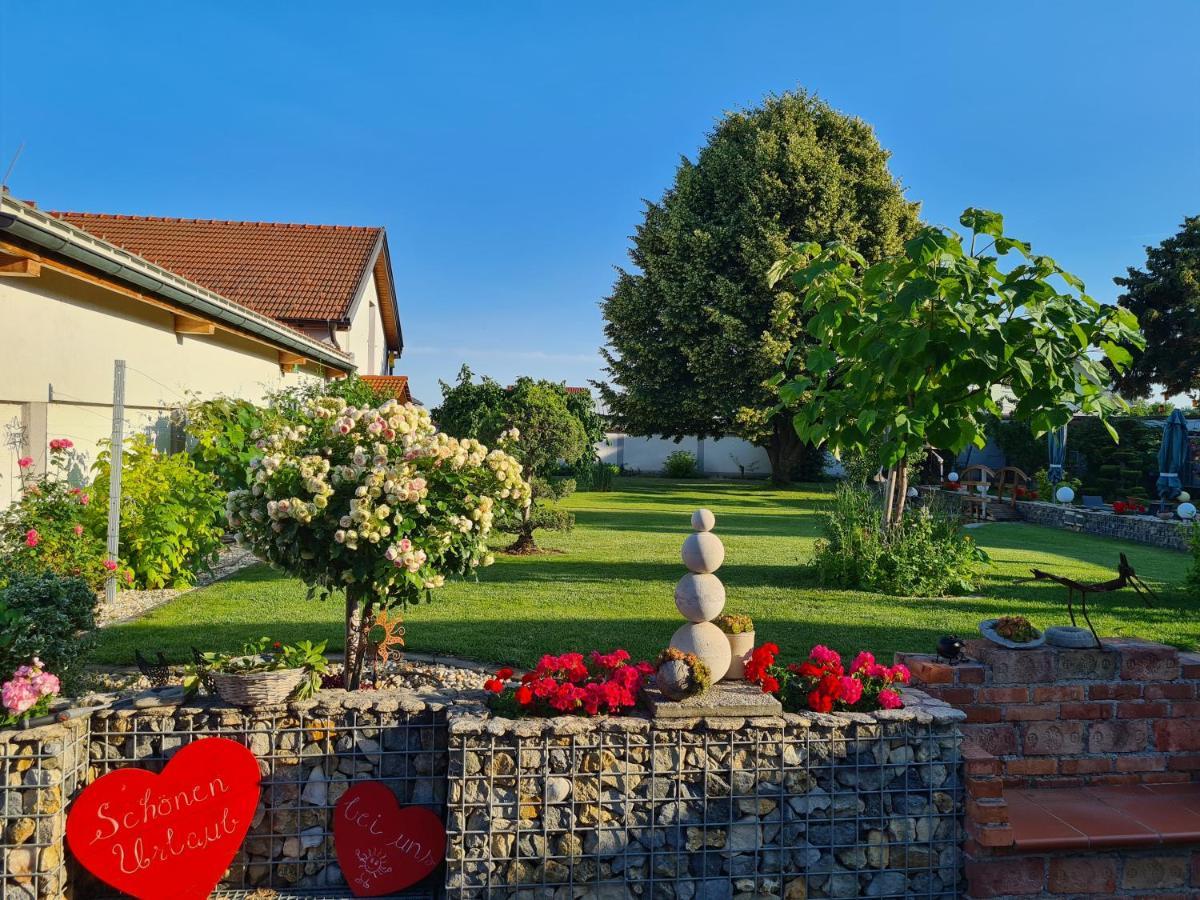 Pension Sonnenhof Moerbisch Am See Exterior photo