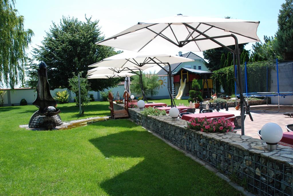 Pension Sonnenhof Moerbisch Am See Exterior photo