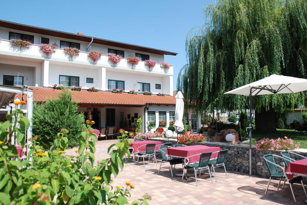 Pension Sonnenhof Moerbisch Am See Exterior photo