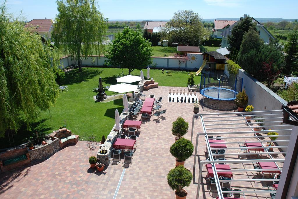 Pension Sonnenhof Moerbisch Am See Exterior photo