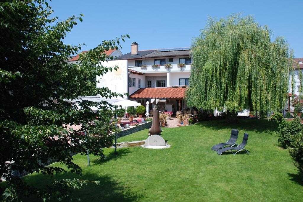 Pension Sonnenhof Moerbisch Am See Exterior photo