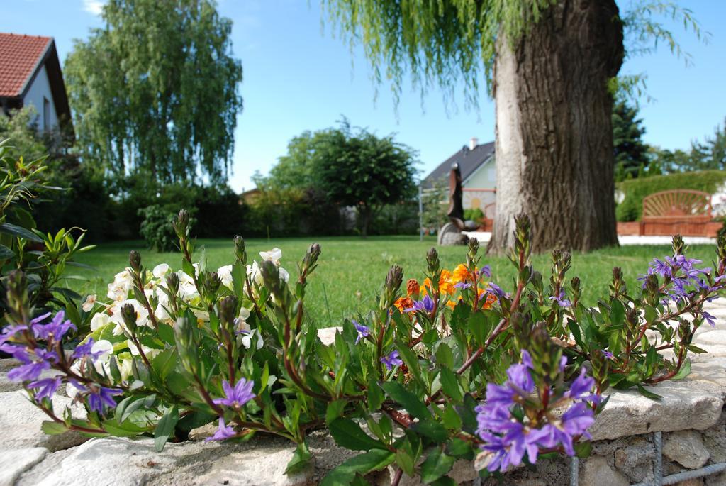 Pension Sonnenhof Moerbisch Am See Exterior photo