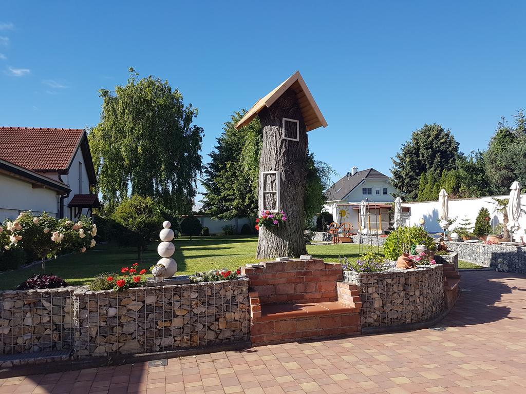 Pension Sonnenhof Moerbisch Am See Exterior photo
