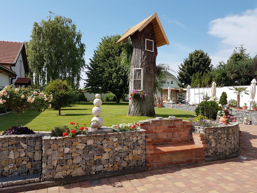Pension Sonnenhof Moerbisch Am See Exterior photo