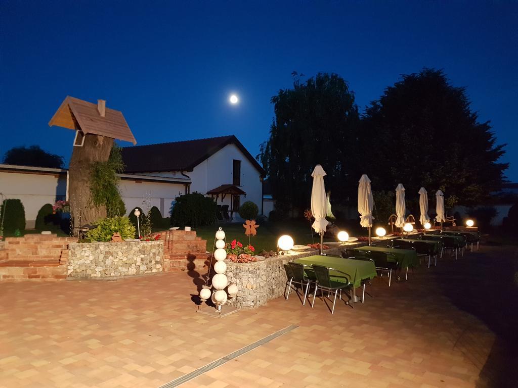 Pension Sonnenhof Moerbisch Am See Exterior photo