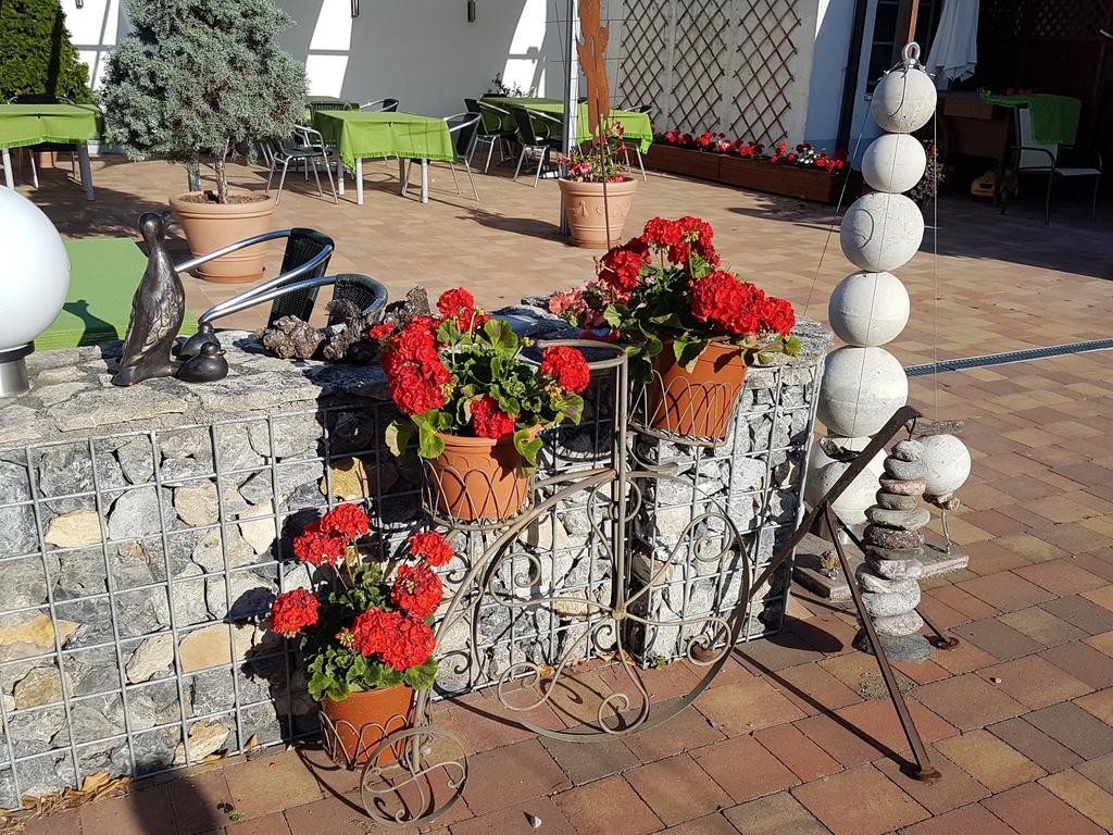 Pension Sonnenhof Moerbisch Am See Exterior photo