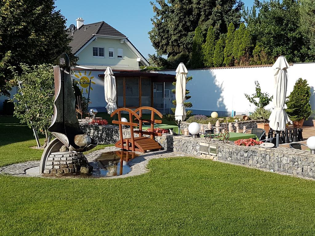 Pension Sonnenhof Moerbisch Am See Exterior photo
